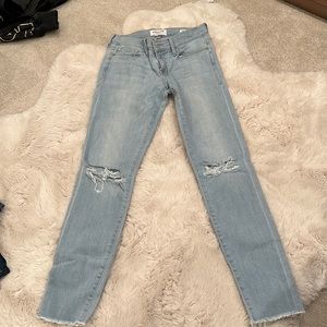 Frame, light denim crop jeans